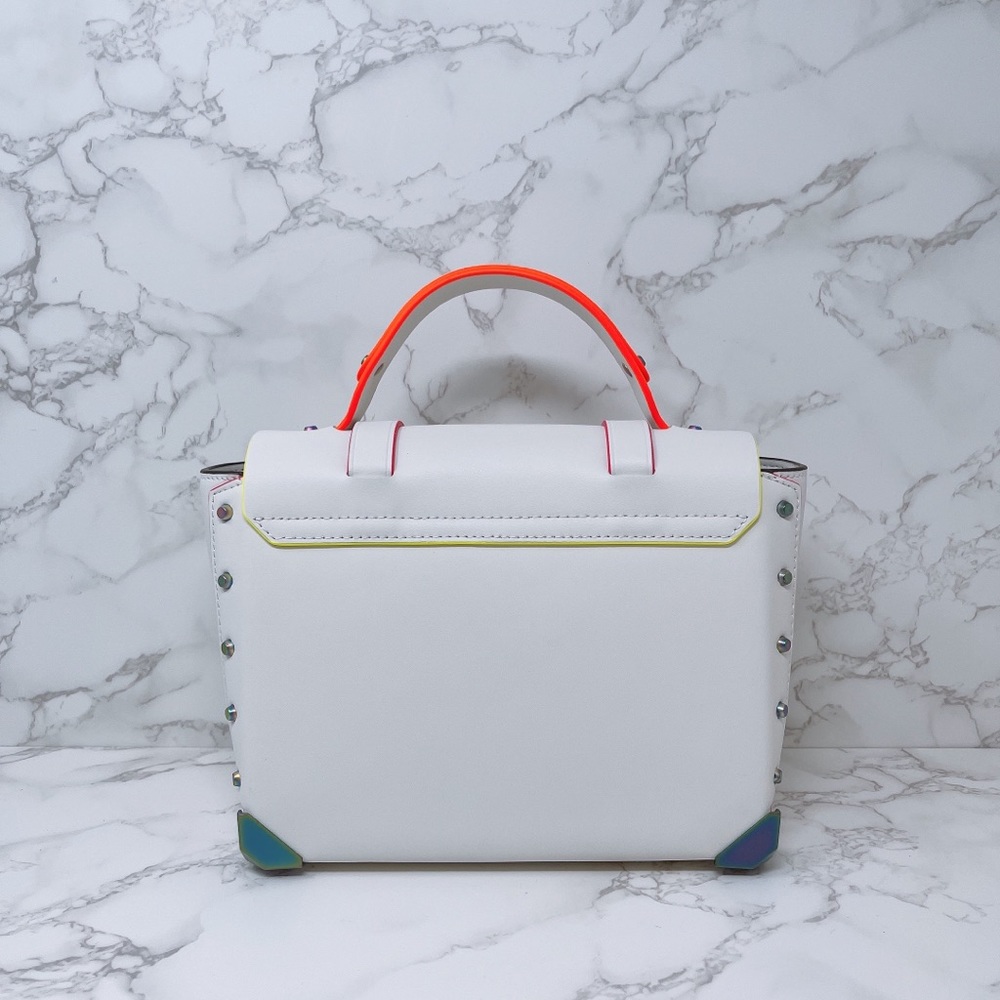 Michael Kors Manhattan Medium Satchel - Picture 3 of 8